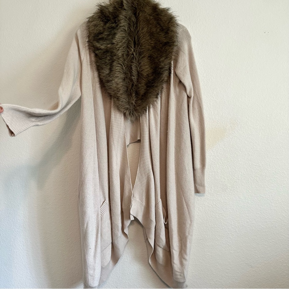 BCBGmaxazria Beige Knit Sweater with Pockets - Picture 2 of 16